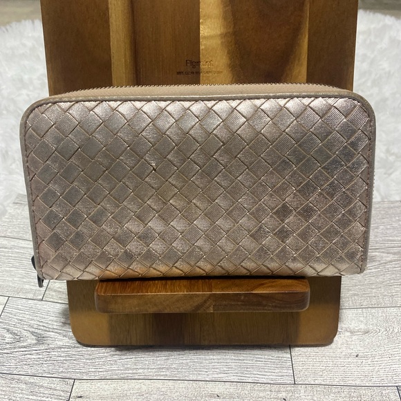Bottega Veneta Intrecciato Rose Gold Shiny Zip L-shaped Long Leather Wallet - Picture 5 of 14